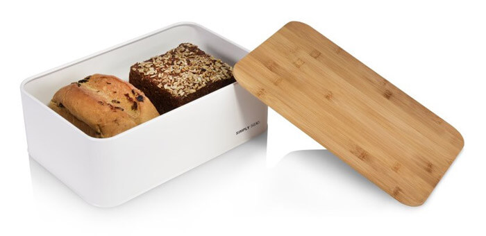 Brotkasten mit Schneidebrett